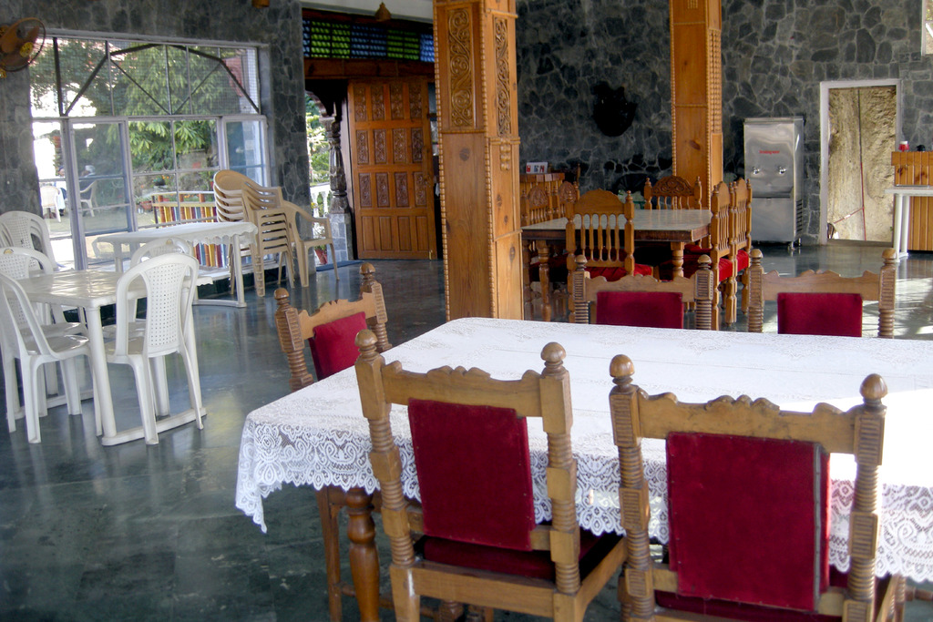 IvyTop Resort Srinagar Restaurant